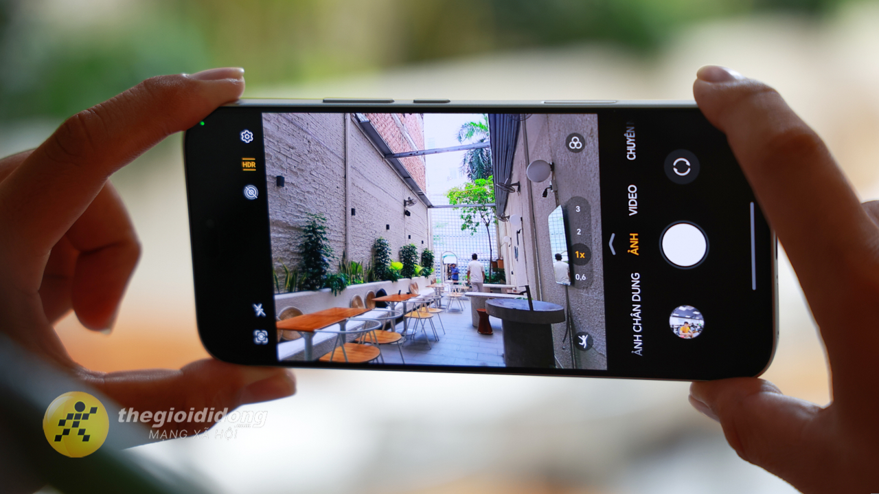 Trên Tay Honor 400 Lite: Thiết Kế Mới Lạ, Có Nút Camera Chuyên Dụng Trên Tay Honor 400 Lite: Thiết Kế Mới Lạ, Có Nút Camera Chuyên Dụng