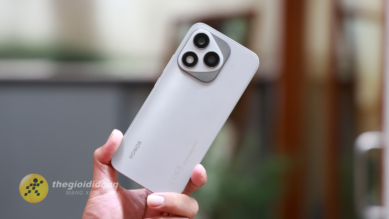 Trên Tay Honor 400 Lite: Thiết Kế Mới Lạ, Có Nút Camera Chuyên Dụng Trên Tay Honor 400 Lite: Thiết Kế Mới Lạ, Có Nút Camera Chuyên Dụng