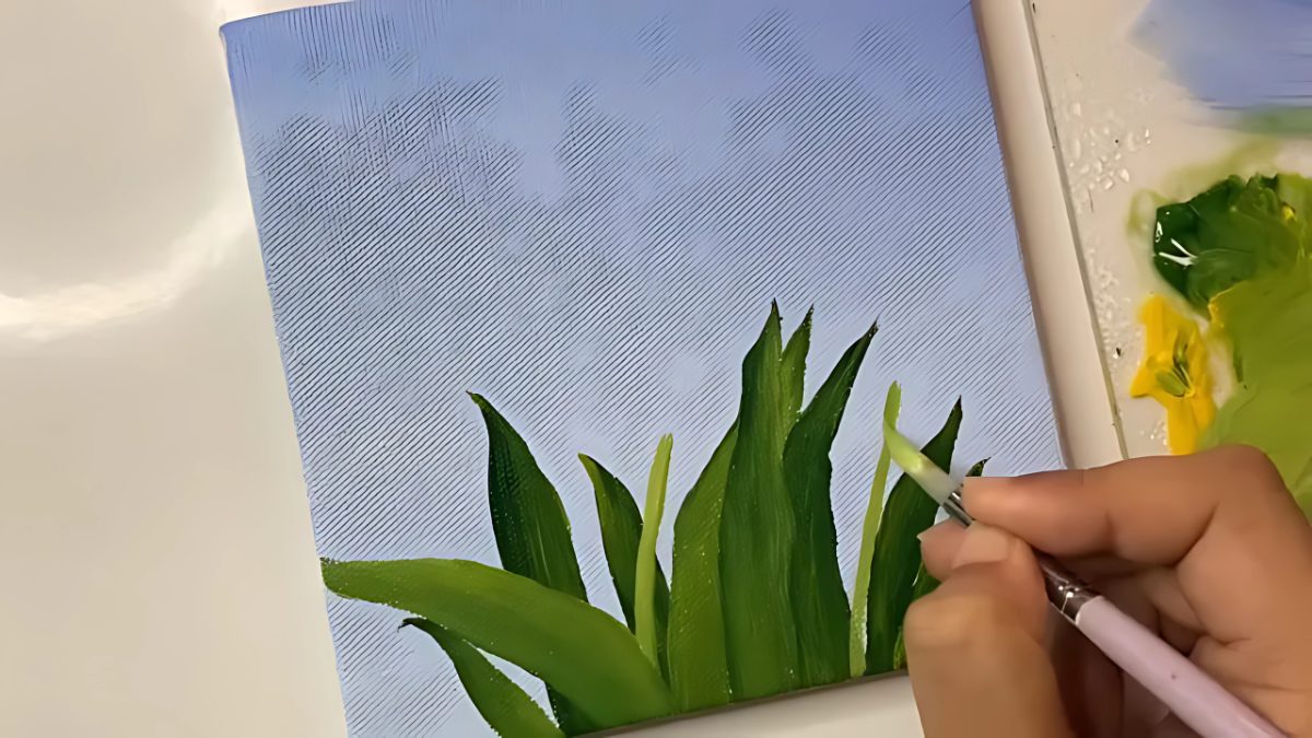 Dùng màu nước vẽ lá hình nhọn Dùng màu nước vẽ lá hình nhọn