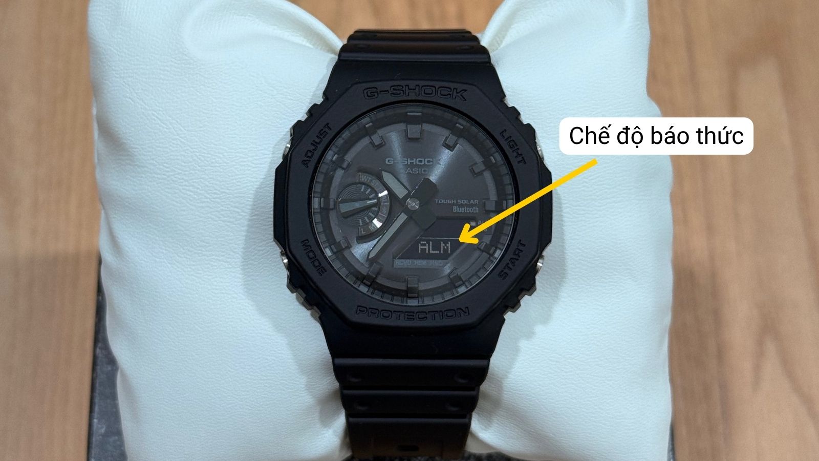 Di chuyển n&uacute;t C đến phần b&aacute;o thức: ALM