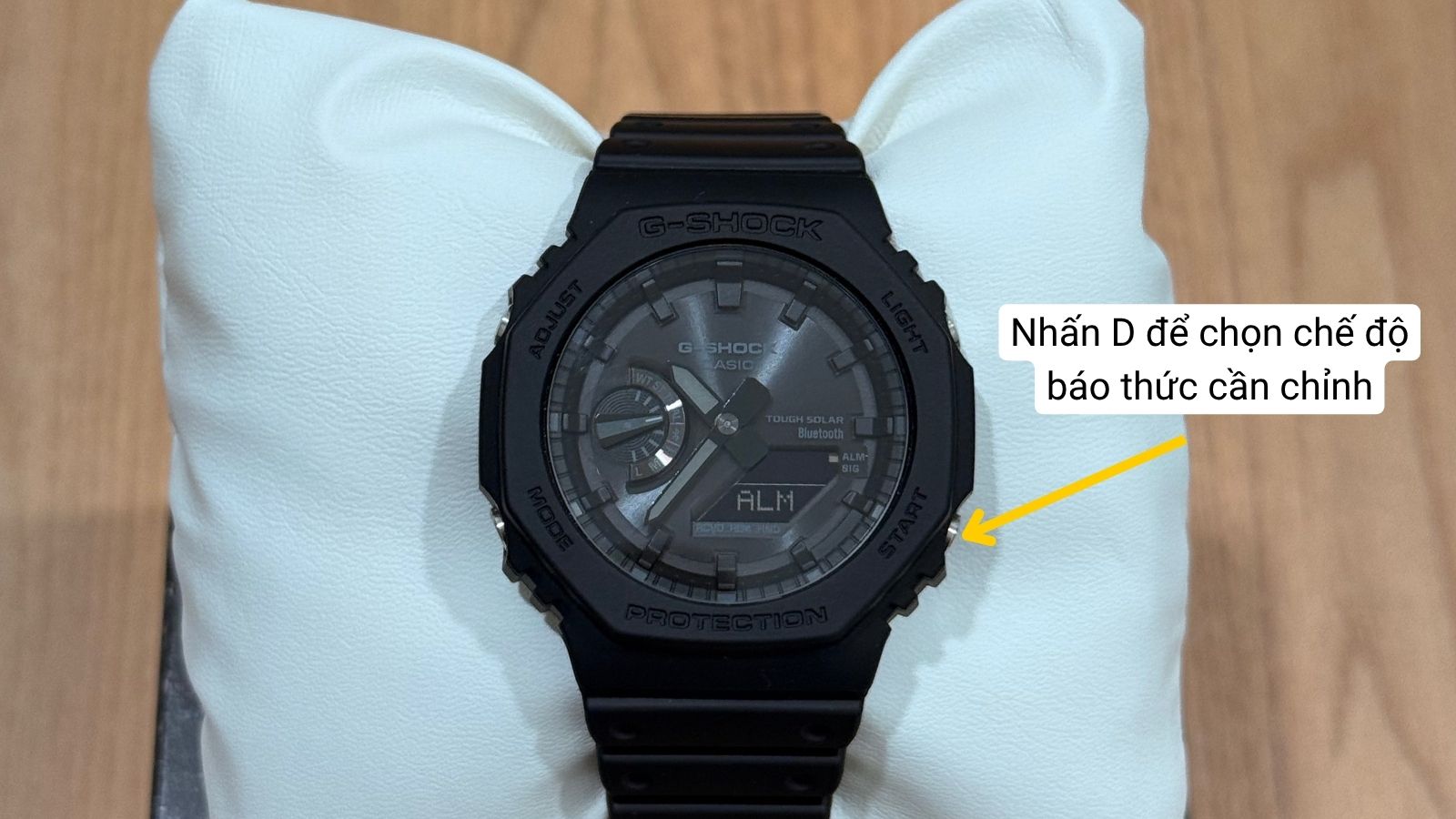 D&ugrave;ng n&uacute;t D để chọn c&aacute;c chế độ b&aacute;o thức từ AL1-AL4