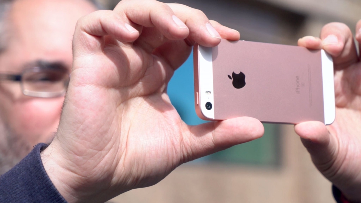 iPhone SE là gì? Có tốt không? Có nên mua? Khác gì iPhone thường ...