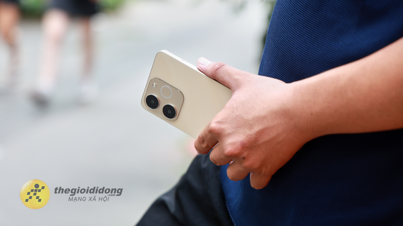 Trên Tay Realme Note 70: Smartphone Giá Rẻ Với Pin Khủng 6.300 Mah Trên Tay Realme Note 70: Smartphone Giá Rẻ Với Pin Khủng 6.300 Mah