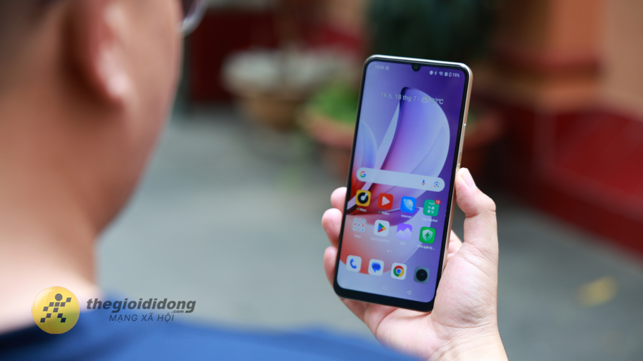 Trên Tay Realme Note 70: Smartphone Giá Rẻ Với Pin Khủng 6.300 Mah Trên Tay Realme Note 70: Smartphone Giá Rẻ Với Pin Khủng 6.300 Mah