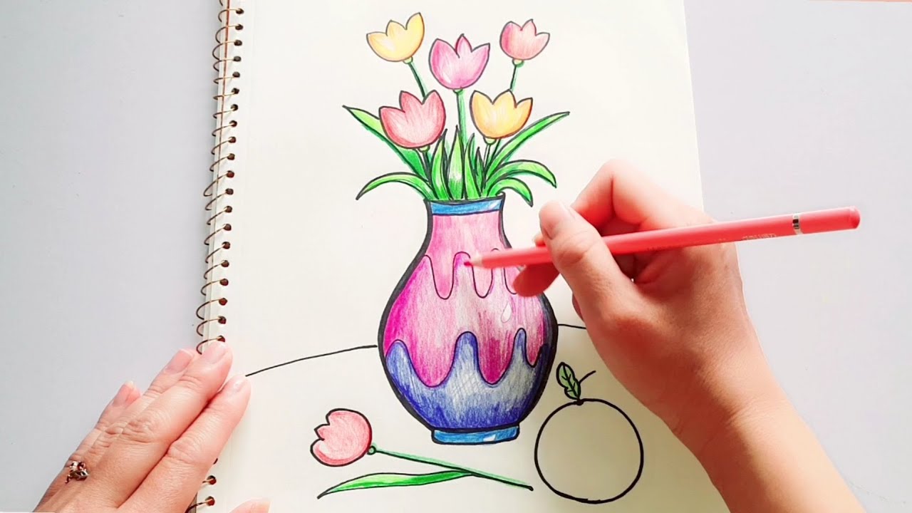 Vẽ bình hoa không khó, đặc biệt là khi bé được hướng dẫn từng bước rõ ràng Vẽ bình hoa không khó, đặc biệt là khi bé được hướng dẫn từng bước rõ ràng