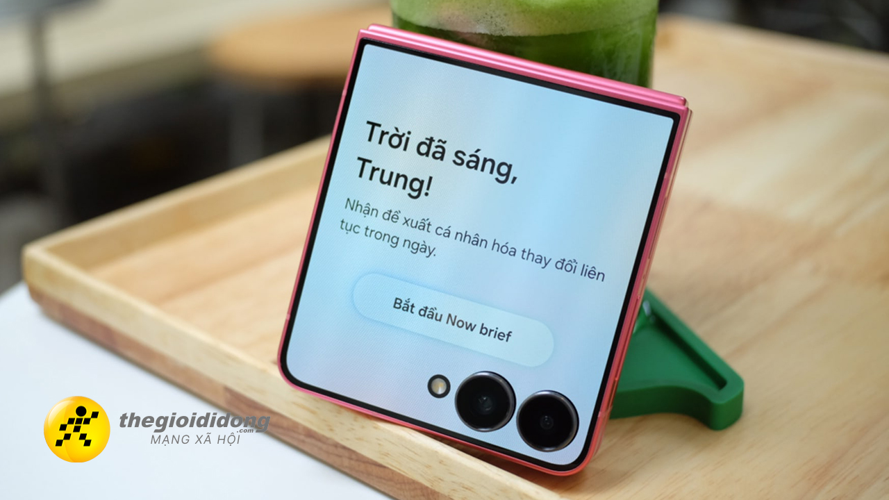 Cách Thêm Widget Màn Hình Ngoài Trên Galaxy Z Flip7 Cách Thêm Widget Màn Hình Ngoài Trên Galaxy Z Flip7