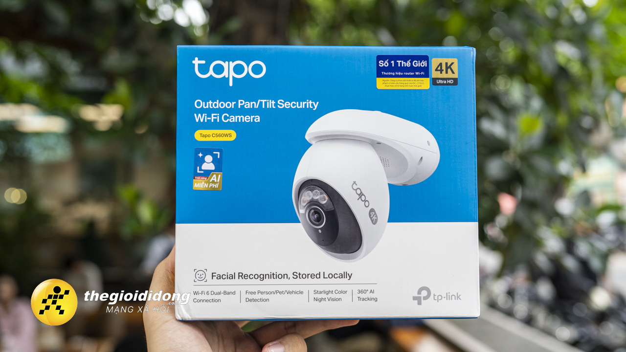 Hộp Đựng Với Tone Màu Xanh, Trắng Quen Thuộc Của Tapo C560Ws. Hộp Đựng Với Tone Màu Xanh, Trắng Quen Thuộc Của Tapo C560Ws.