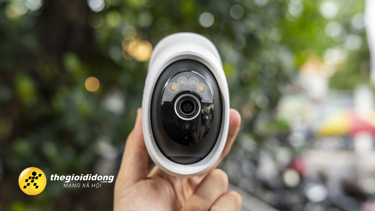 Tapo C560Ws Sở Hữu Thiết Kế Hình Cầu Hiện Đại Với Tông Màu Trắng Chủ Đạo. Tapo C560Ws Sở Hữu Thiết Kế Hình Cầu Hiện Đại Với Tông Màu Trắng Chủ Đạo.