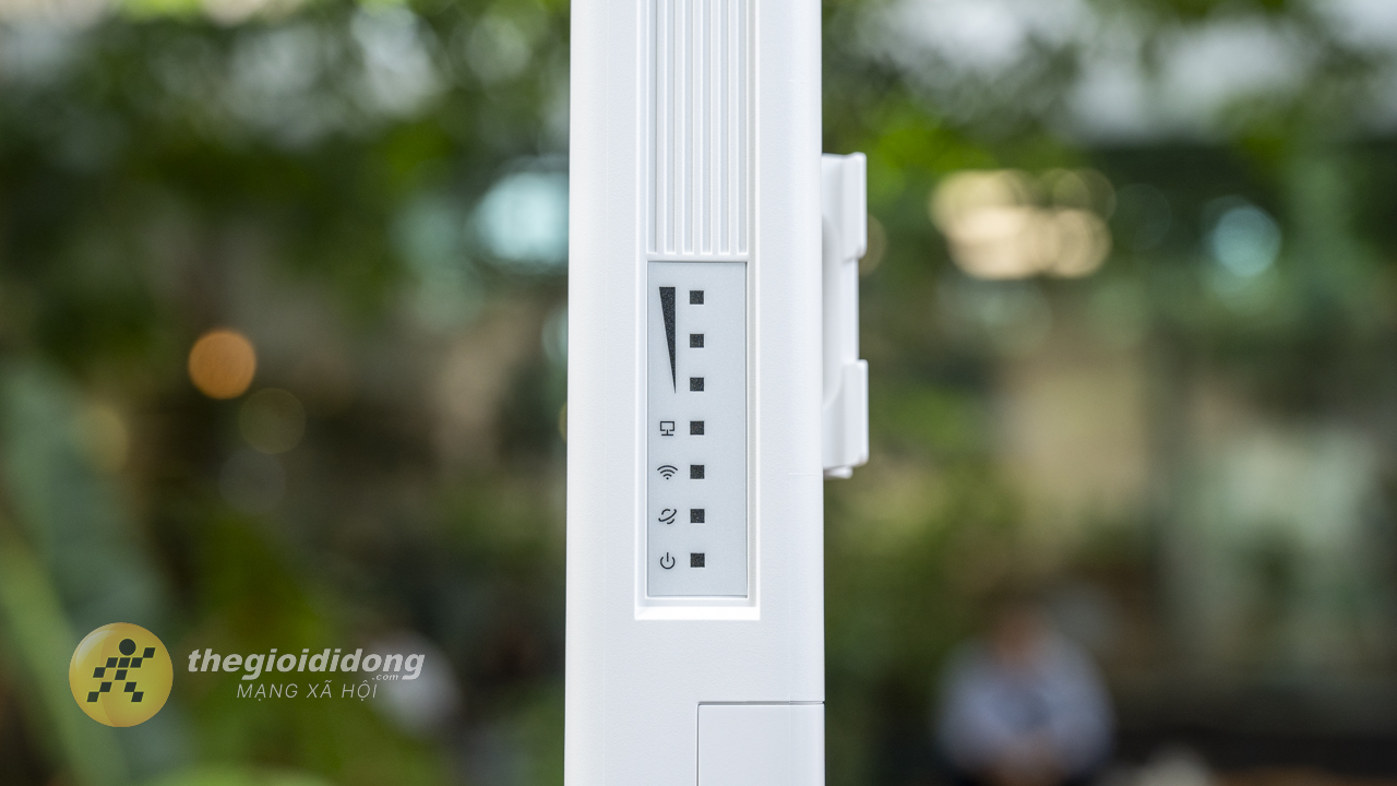 Các Đèn Thông Báo Trạng Thái Ở Cạnh Phải Của Tp-Link Tl-Mr100. Các Đèn Thông Báo Trạng Thái Ở Cạnh Phải Của Tp-Link Tl-Mr100.