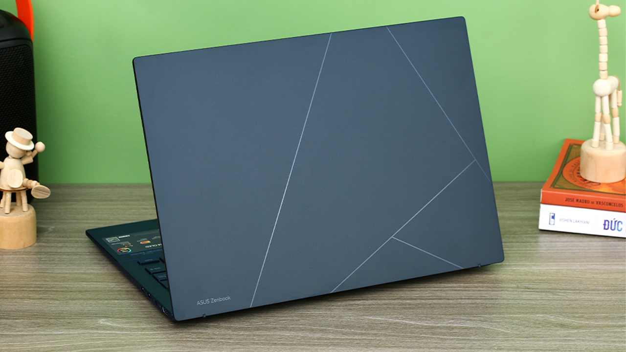 Laptop Asus Zenbook Vượt Trội Giá Chỉ Từ 23.19 Triệu Laptop Asus Zenbook Vượt Trội Giá Chỉ Từ 23.19 Triệu