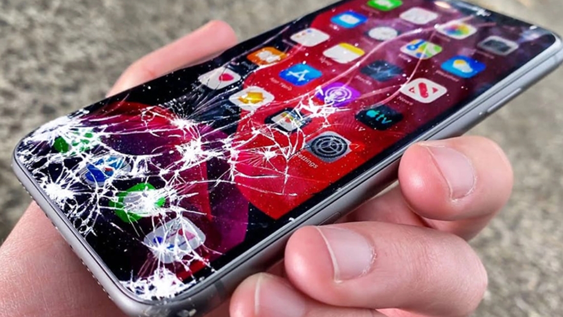 M&agrave;n h&igrave;nh chỉ bị vỡ k&iacute;nh ngo&agrave;i th&igrave; chỉ cần &eacute;p k&iacute;nh