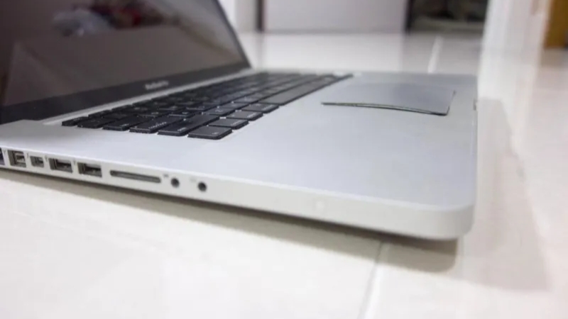 Pin MacBook bị phồng Pin MacBook bị phồng