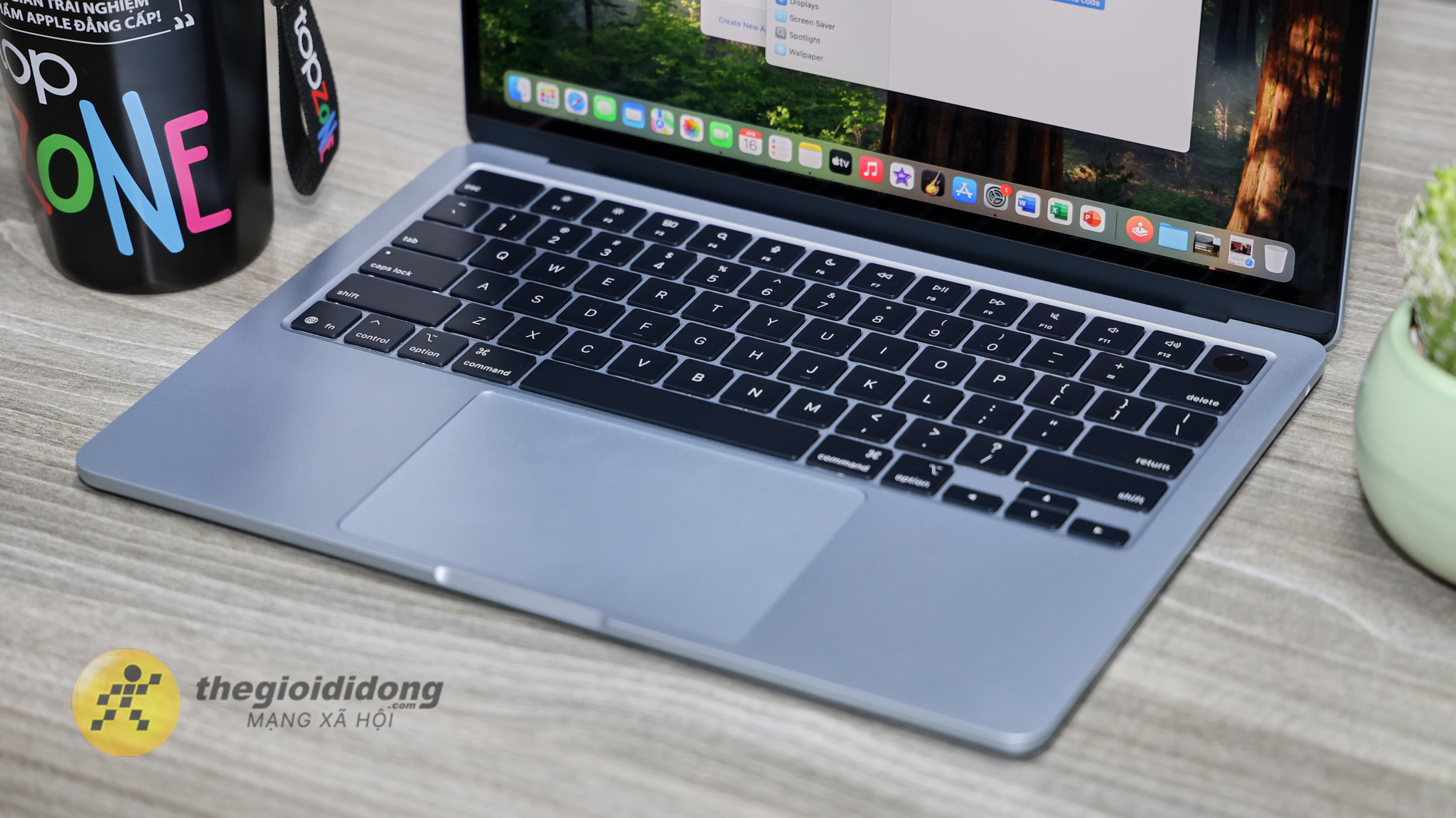 Hình ảnh thực tế Magic Keyboard và Trackpad MacBook Air