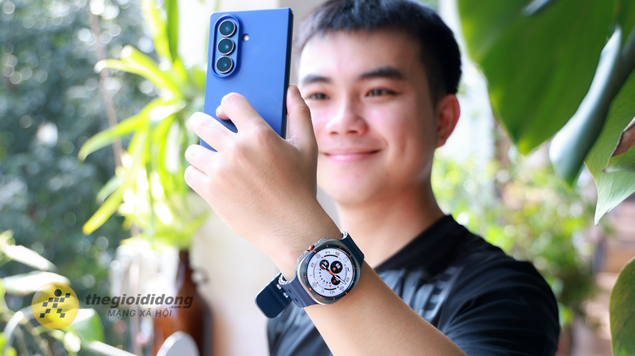 Trên Tay Samsung Galaxy Watch Ultra 2025: Thiết Kế Bền Bỉ, Mượt Mà Trên Tay Samsung Galaxy Watch Ultra 2025: Thiết Kế Bền Bỉ, Mượt Mà