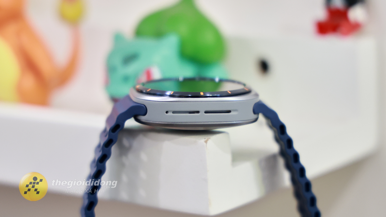 Trên Tay Samsung Galaxy Watch Ultra 2025: Thiết Kế Bền Bỉ, Mượt Mà Trên Tay Samsung Galaxy Watch Ultra 2025: Thiết Kế Bền Bỉ, Mượt Mà