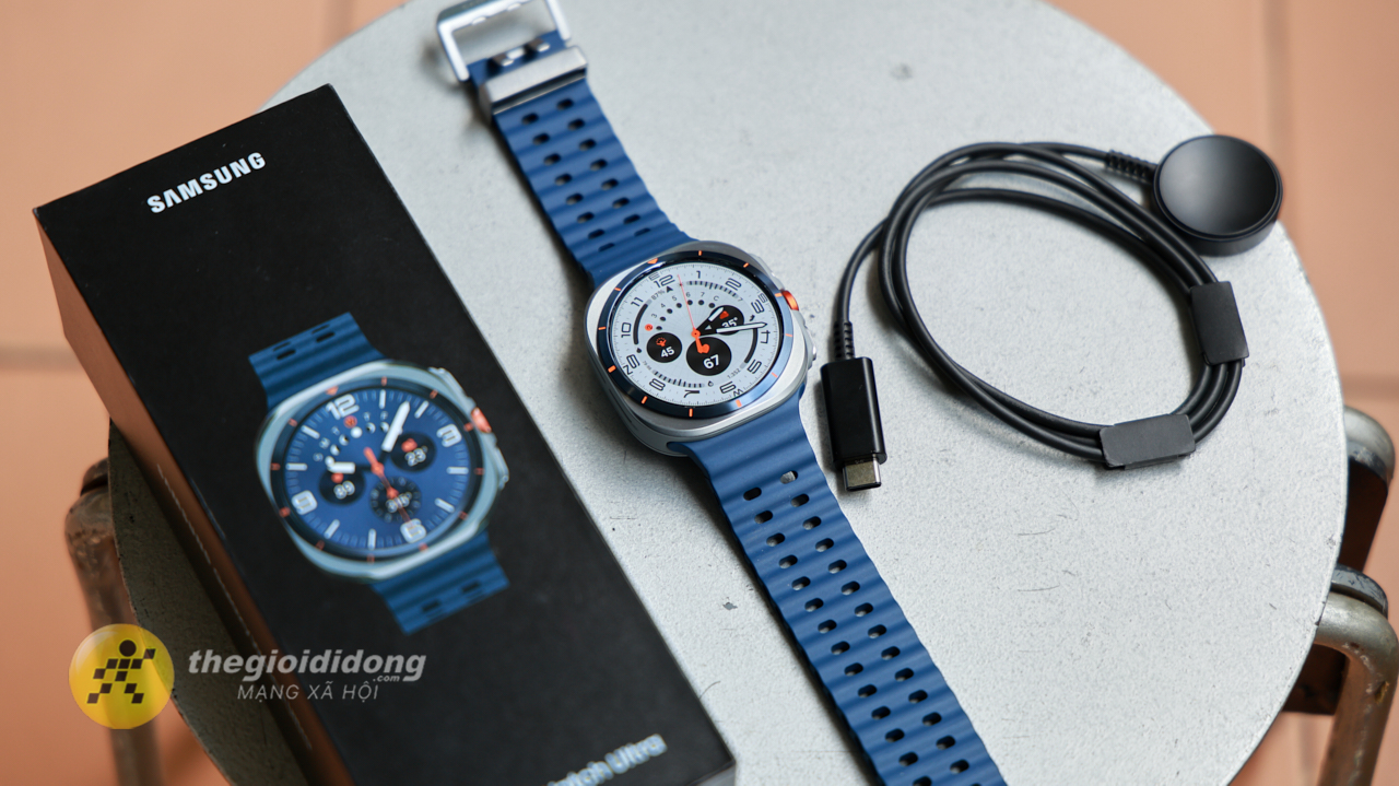 Trên Tay Samsung Galaxy Watch Ultra 2025: Thiết Kế Bền Bỉ, Mượt Mà Trên Tay Samsung Galaxy Watch Ultra 2025: Thiết Kế Bền Bỉ, Mượt Mà