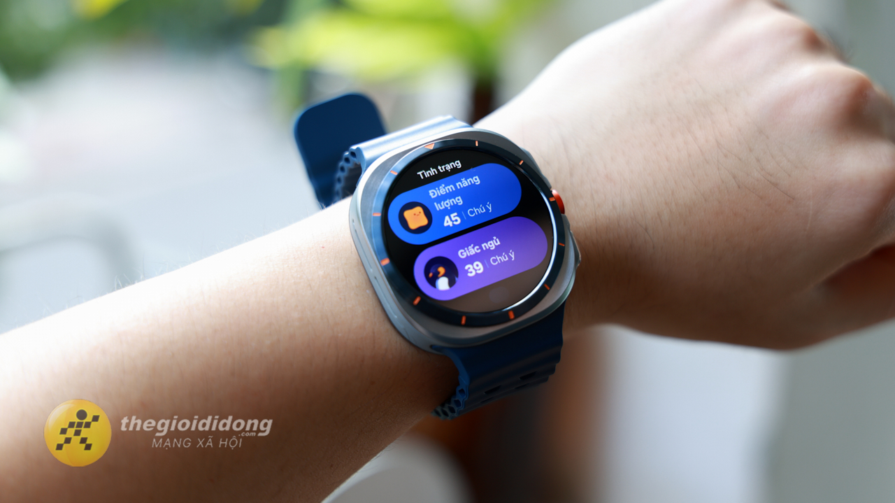 Trên Tay Samsung Galaxy Watch Ultra 2025: Thiết Kế Bền Bỉ, Mượt Mà Trên Tay Samsung Galaxy Watch Ultra 2025: Thiết Kế Bền Bỉ, Mượt Mà