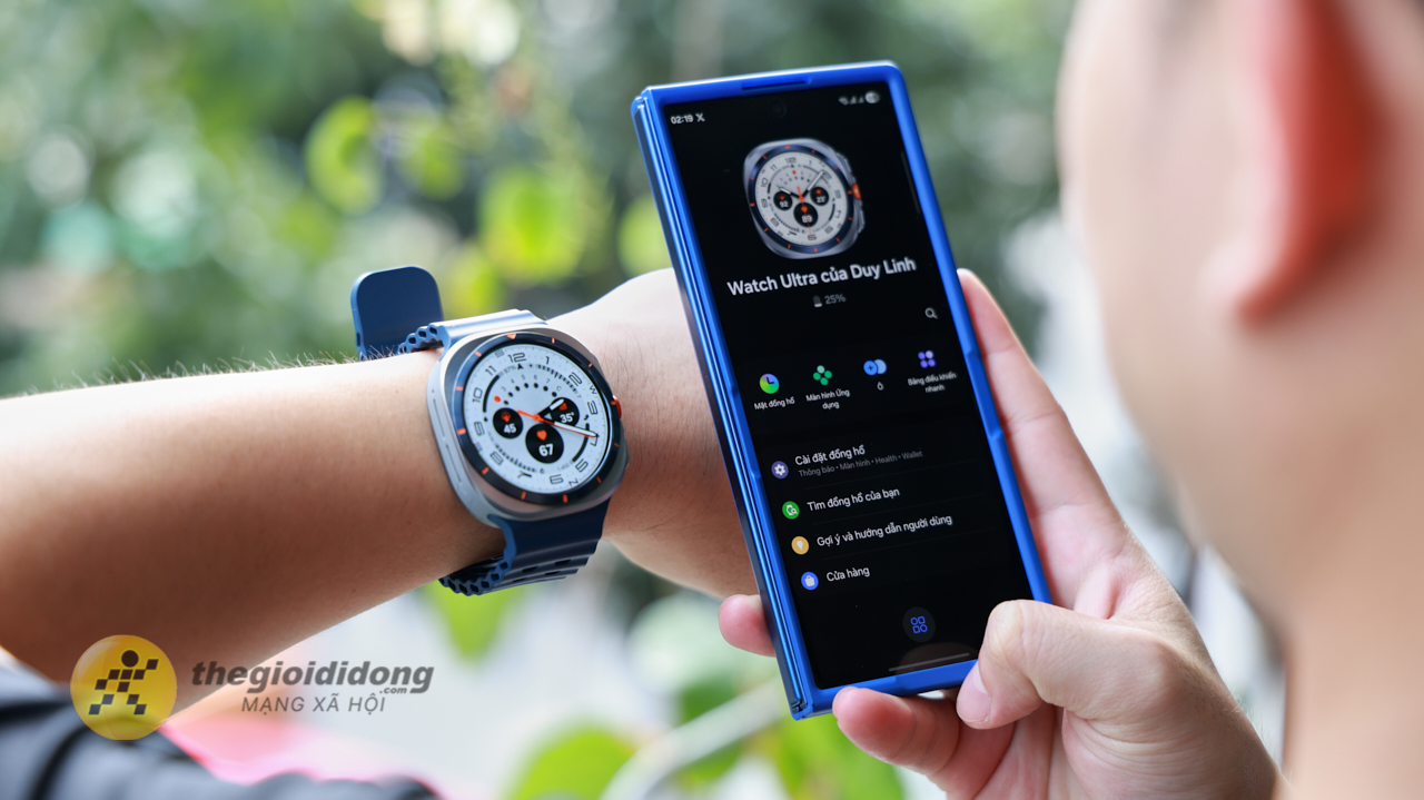 Trên Tay Samsung Galaxy Watch Ultra 2025: Thiết Kế Bền Bỉ, Mượt Mà Trên Tay Samsung Galaxy Watch Ultra 2025: Thiết Kế Bền Bỉ, Mượt Mà