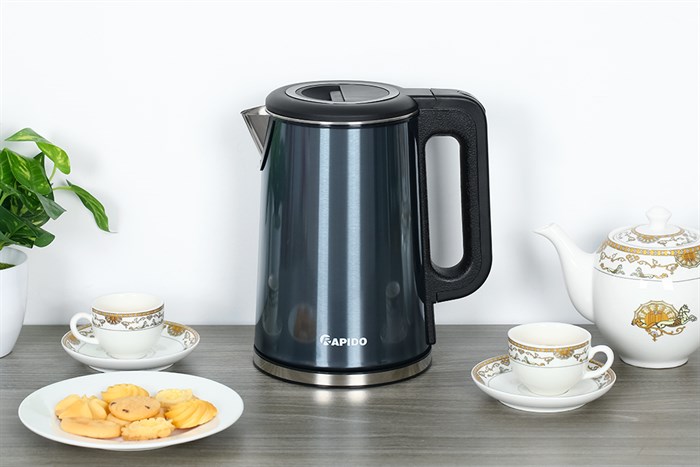 Ấm đun nước Rapido RK1717 kiểu dáng mạnh mẽ, tiện lợi khi sử dụng