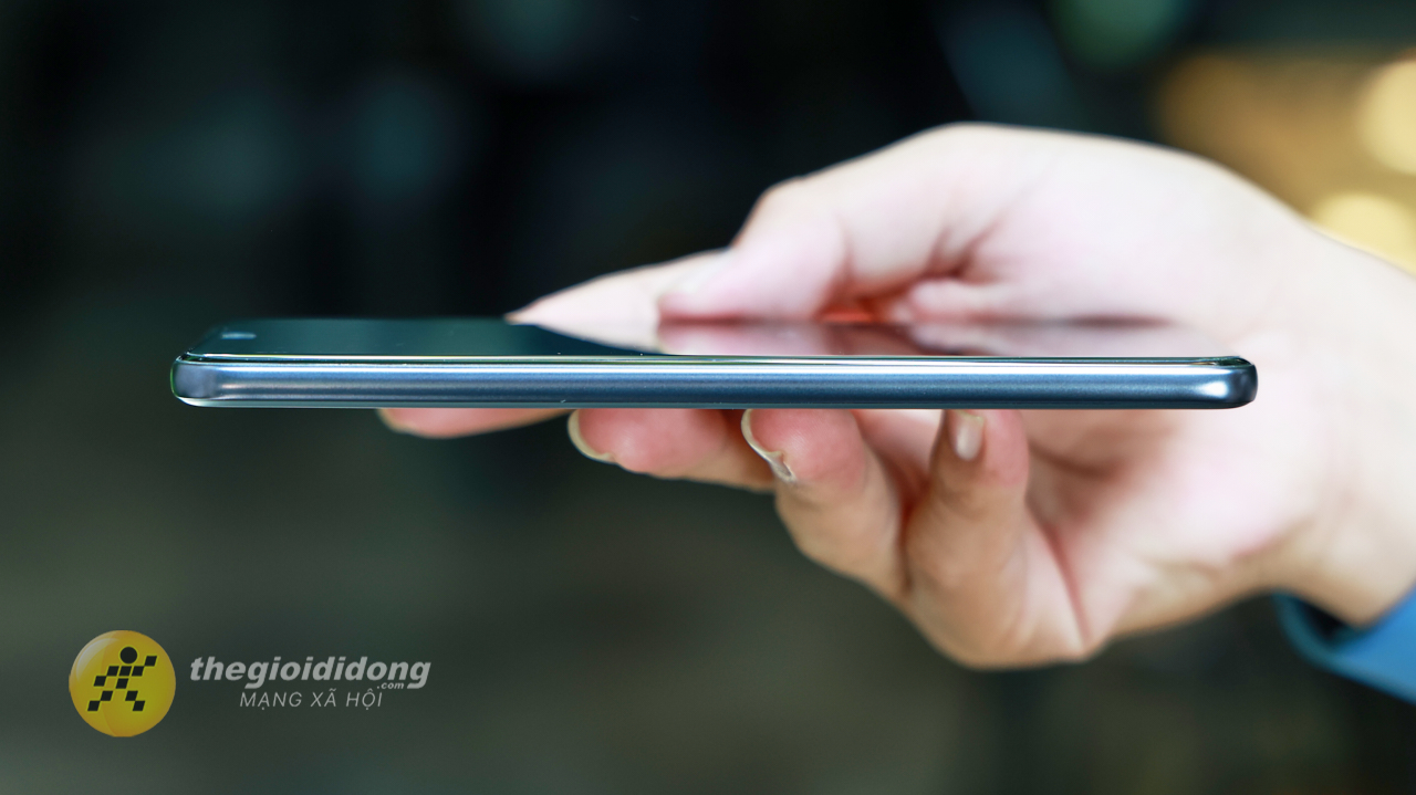 Trên Tay Vivo V60: Thiết Kế Đẹp, Camera Ai, Snapdragon 7 Gen 4 Trên Tay Vivo V60: Thiết Kế Đẹp, Camera Ai, Snapdragon 7 Gen 4