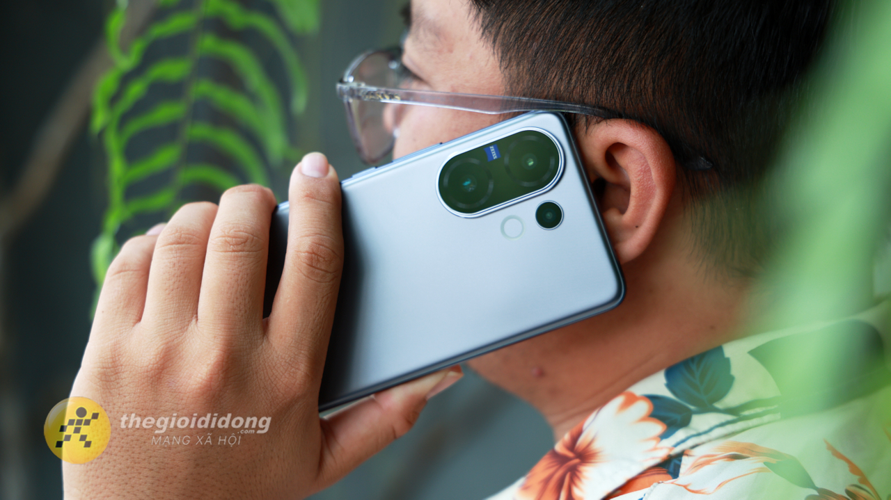 Trên Tay Vivo V60: Thiết Kế Đẹp, Camera Ai, Snapdragon 7 Gen 4 Trên Tay Vivo V60: Thiết Kế Đẹp, Camera Ai, Snapdragon 7 Gen 4