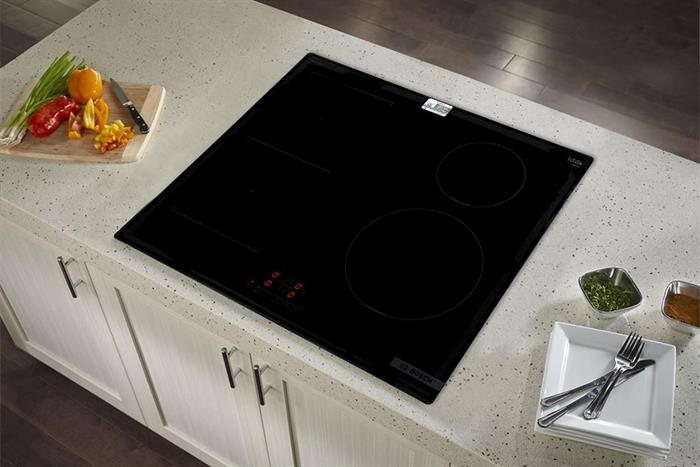 Bếp từ Bosch PWP611BB5E sở hữu mâm từ E.G.O nhập khẩu Đức với công nghệ Induction Zoneless