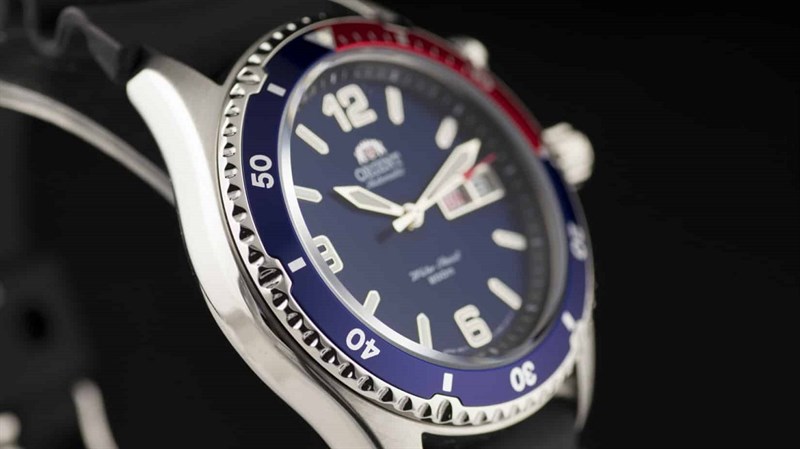 Các mẫu Orient Mako đa dạng loại máy và kích thước