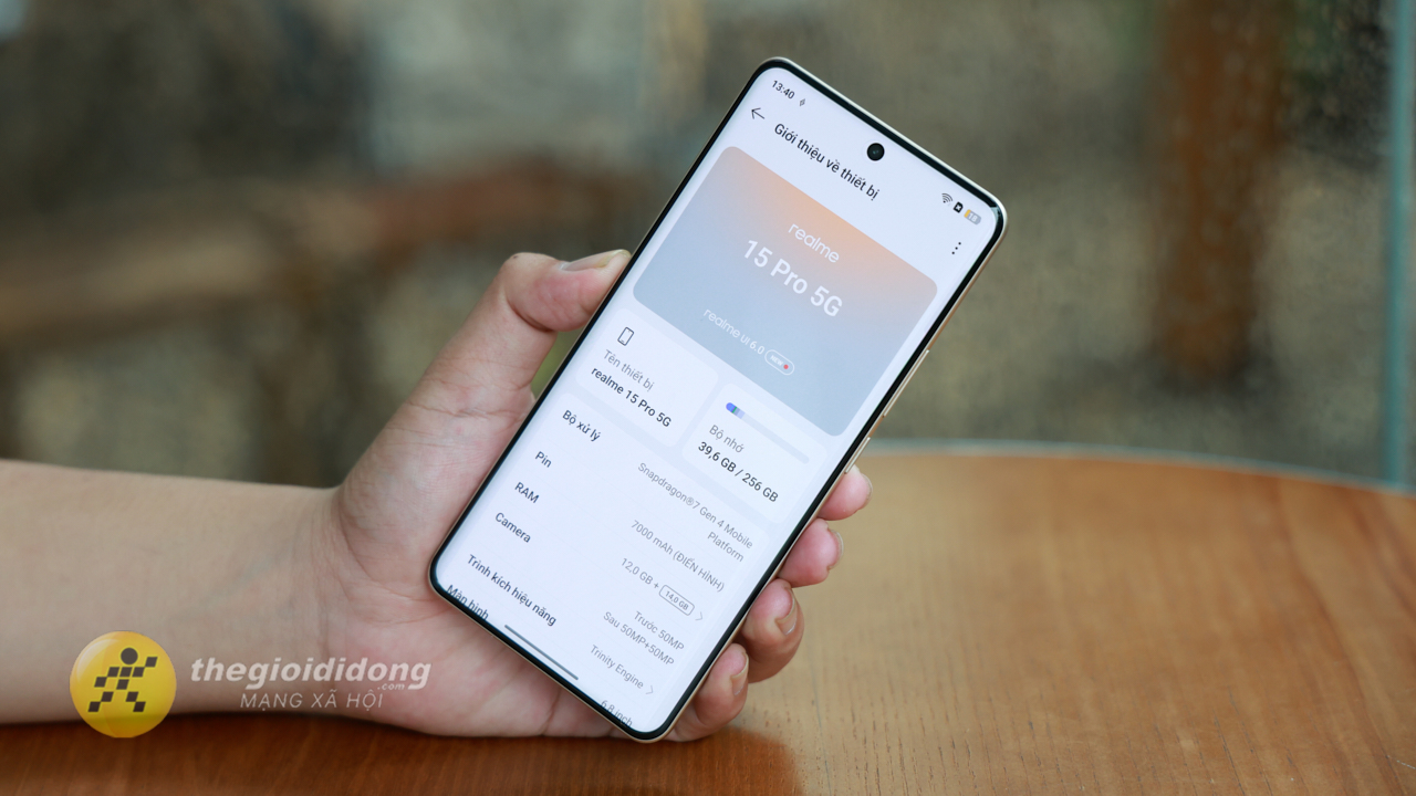 Trên tay realme 15 Pro: Thiết kế đẹp mắt, Snapdragon 7 Gen 4 mạnh mẽ