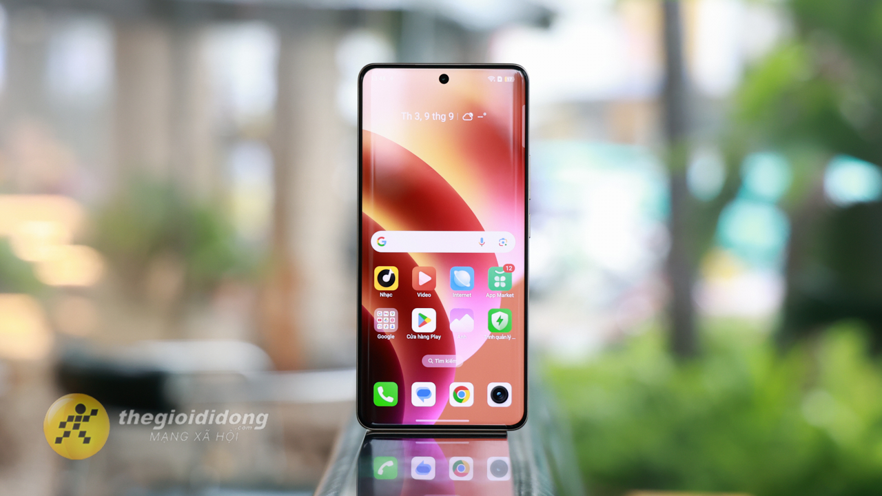 Trên tay realme 15 Pro: Thiết kế đẹp mắt, Snapdragon 7 Gen 4 mạnh mẽ