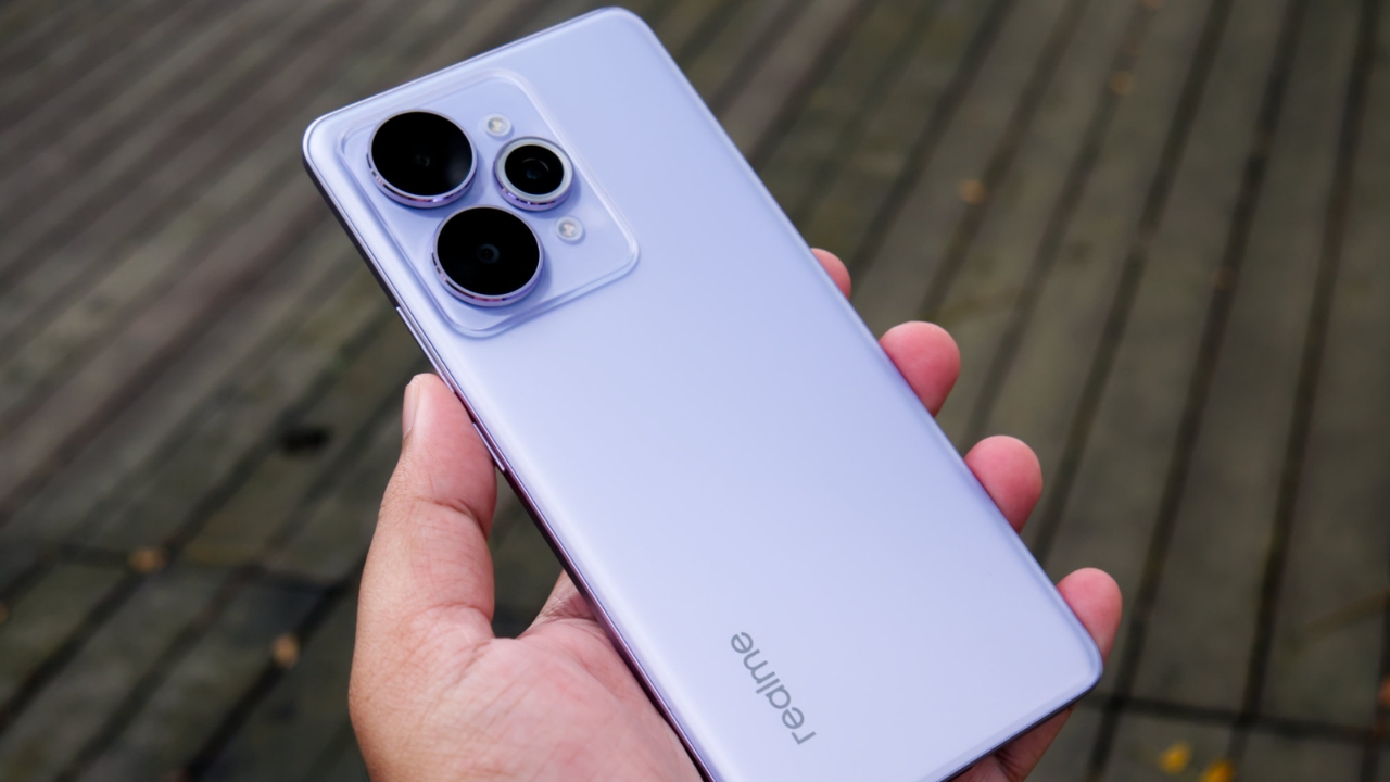 Trên Tay Realme 15 Pro: Thiết Kế Đẹp Mắt, Snapdragon 7 Gen 4 Mạnh Mẽ Trên Tay Realme 15 Pro: Thiết Kế Đẹp Mắt, Snapdragon 7 Gen 4 Mạnh Mẽ