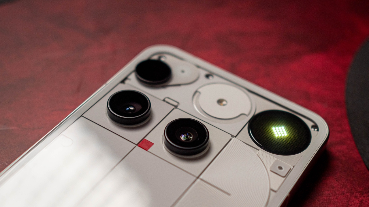 Trên Tay Nothing Phone 3: Thiết Kế Độc Đáo, Snapdragon 8S Gen 4, Camera 50 Mp Chụp Đẹp Trên Tay Nothing Phone 3: Thiết Kế Độc Đáo, Snapdragon 8S Gen 4, Camera 50 Mp Chụp Đẹp