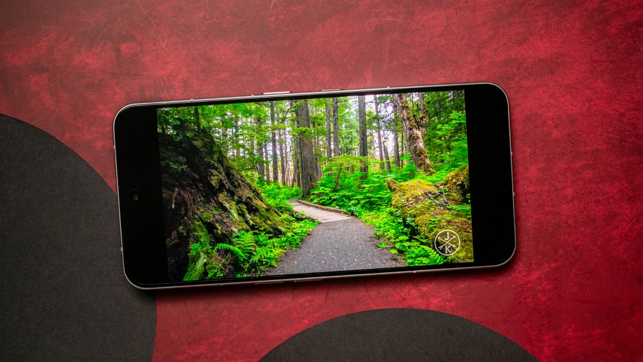 Trên Tay Nothing Phone 3: Thiết Kế Độc Đáo, Snapdragon 8S Gen 4, Camera 50 Mp Chụp Đẹp Trên Tay Nothing Phone 3: Thiết Kế Độc Đáo, Snapdragon 8S Gen 4, Camera 50 Mp Chụp Đẹp