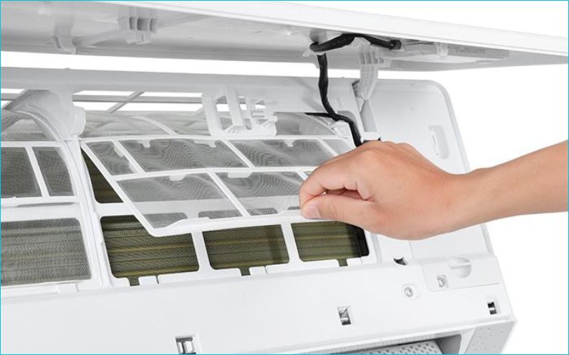 Vệ sinh lưới lọc điều hòa Casper là thao tác đơn giản có thể tự làm tại nhà