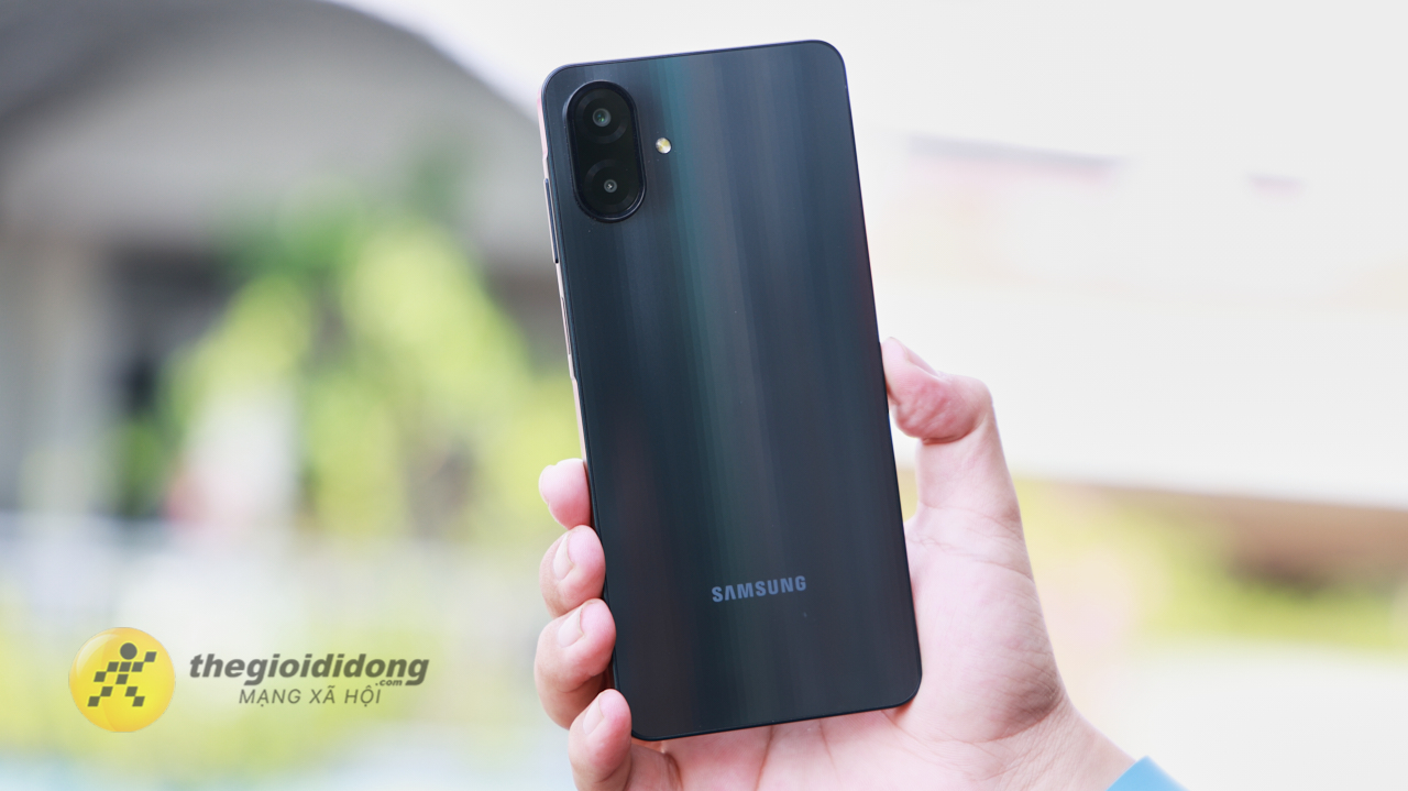 Trên Tay Samsung Galaxy A07: Thiết Kế Mỏng Nhẹ, Pin 5000Mah, Hiệu Năng Helio G99 Trên Tay Samsung Galaxy A07: Thiết Kế Mỏng Nhẹ, Pin 5000Mah, Hiệu Năng Helio G99