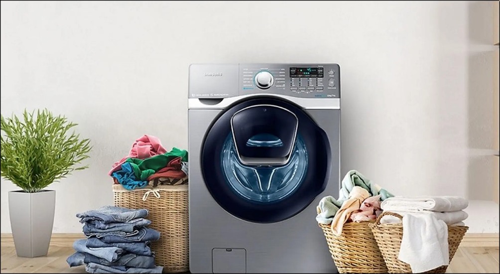 Không nên đặt quá nhiều quần áo vào tủ hoặc máy chứa công nghệ JetSteam cùng một lúc để đảm bảo hơi nước thẩm thấu đều Không nên đặt quá nhiều quần áo vào tủ hoặc máy chứa công nghệ JetSteam cùng một lúc để đảm bảo hơi nước thẩm thấu đều