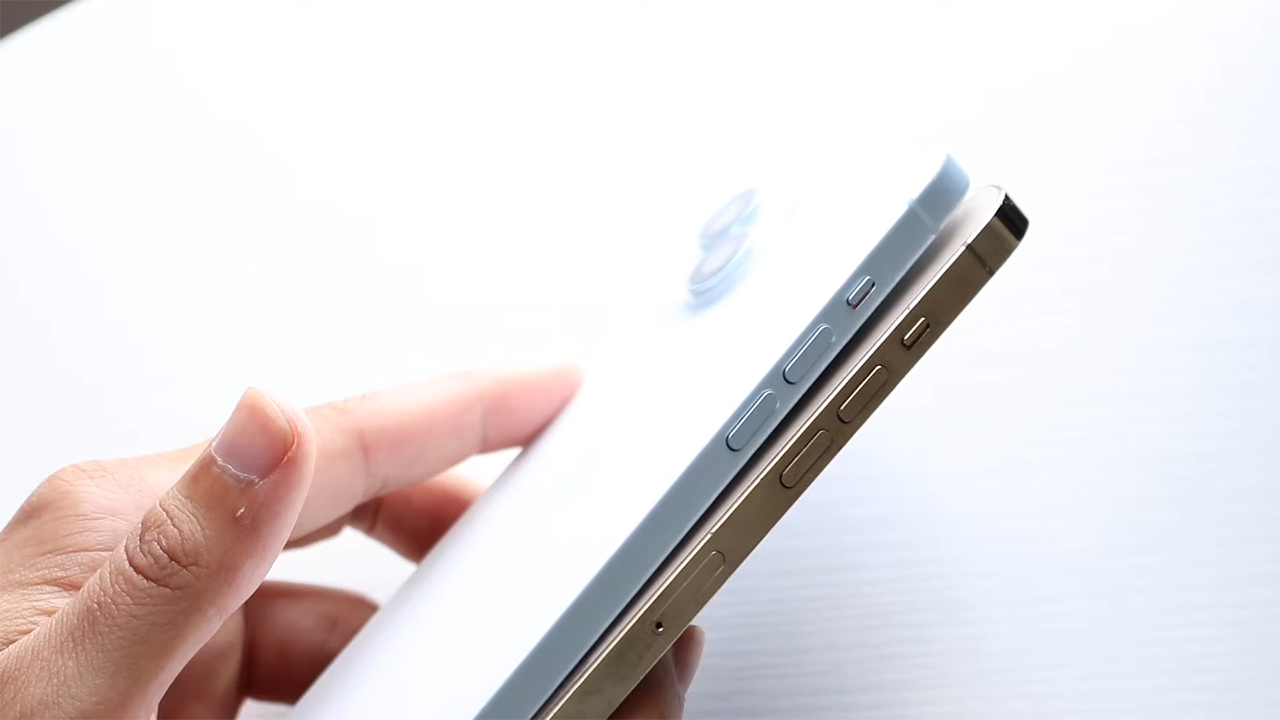So sánh iPhone 15 và 12 Pro Max So sánh iPhone 15 và 12 Pro Max