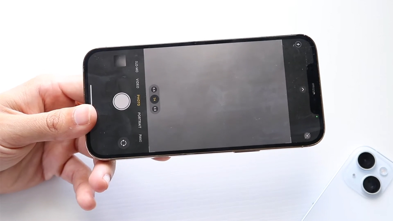 So sánh iPhone 15 và 12 Pro Max So sánh iPhone 15 và 12 Pro Max