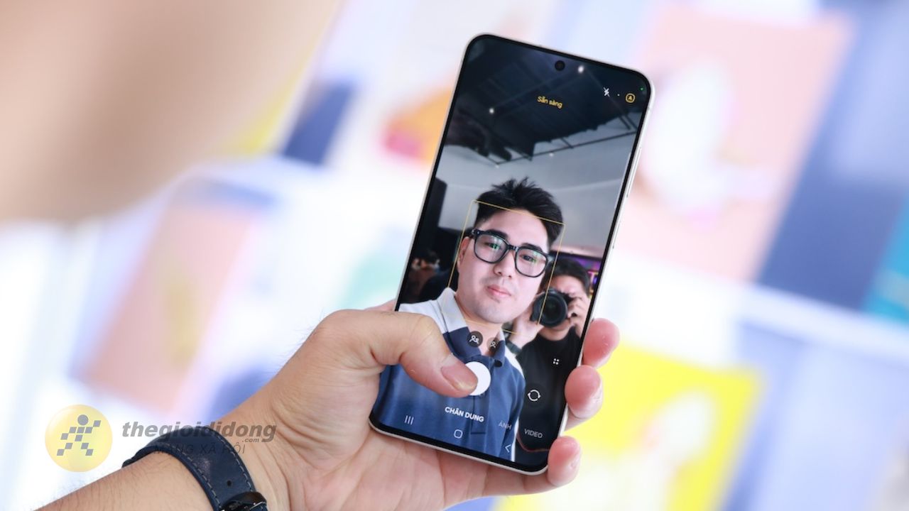 Trên Tay Samsung Galaxy S25 Fe Tại Sự Kiện Trên Tay Samsung Galaxy S25 Fe Tại Sự Kiện