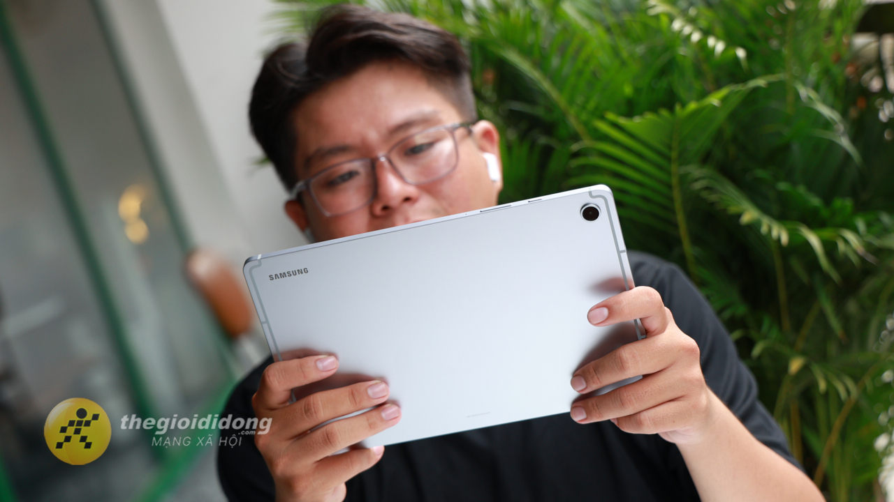 Trên Tay Samsung Galaxy Tab S10 Lite: Thiết Kế Cao Cấp, Exynos 1380 Ổn Định, Tích Hợp Sẵn S-Pen Trên Tay Samsung Galaxy Tab S10 Lite: Thiết Kế Cao Cấp, Exynos 1380 Ổn Định, Tích Hợp Sẵn S-Pen