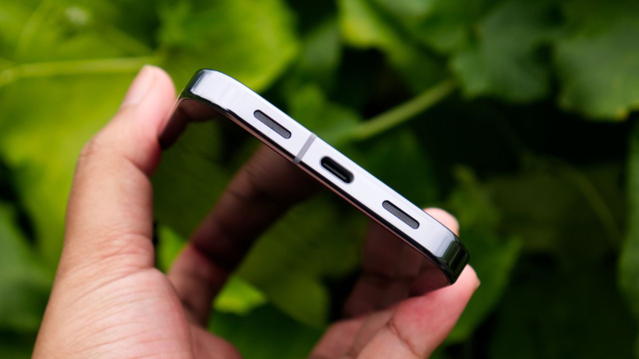 Trên Tay Google Pixel 10 Pro Xl: Thiết Kế Không Đổi, Chip Tensor G5 Chuyên Ai, Camera 50 Mp Đỉnh Cao Trên Tay Google Pixel 10 Pro Xl: Thiết Kế Không Đổi, Chip Tensor G5 Chuyên Ai, Camera 50 Mp Đỉnh Cao