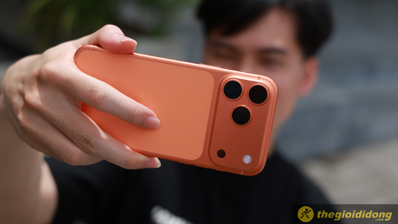 Hình ảnh thực tế trên tay ịPhone 17 Pro Max màu Cam Vũ trụ