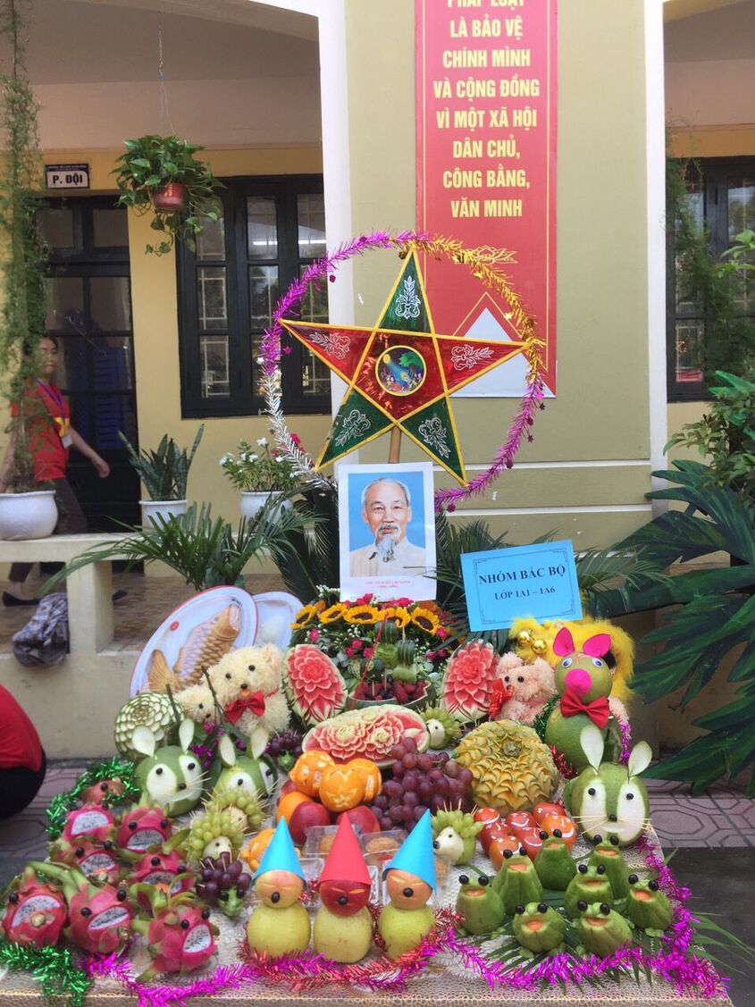 Trang trí mâm cỗ trung thu tại trường học 4