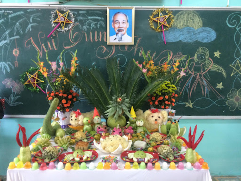 Trang trí mâm cỗ trung thu tại trường học 13