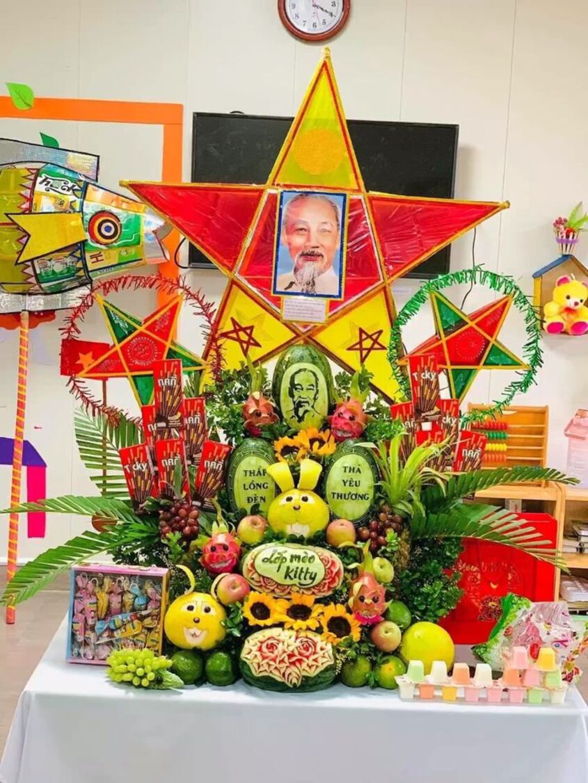 Trang trí mâm cỗ trung thu tại trường học 15