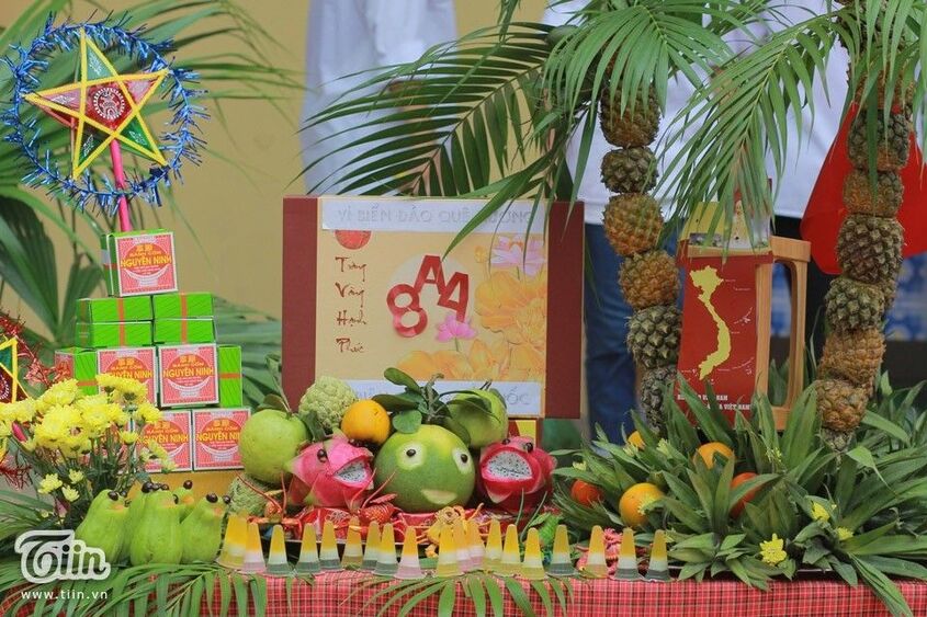 Trang trí mâm cỗ trung thu tại trường học 18