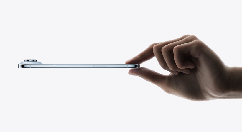 iPhone Air hoàn toàn mới nổi bật với thiết kế siêu mỏng nhẹ không tưởng, chỉ dày 5,6 mm và nặng 165 gram