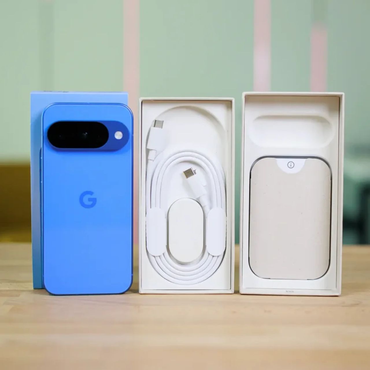 Trên Tay Google Pixel 10: Nhiều Nâng Cấp Với Camera Zoom 5X, Pin 4.970 Mah Và Tensor G5 Trên Tay Google Pixel 10: Nhiều Nâng Cấp Với Camera Zoom 5X, Pin 4.970 Mah Và Tensor G5