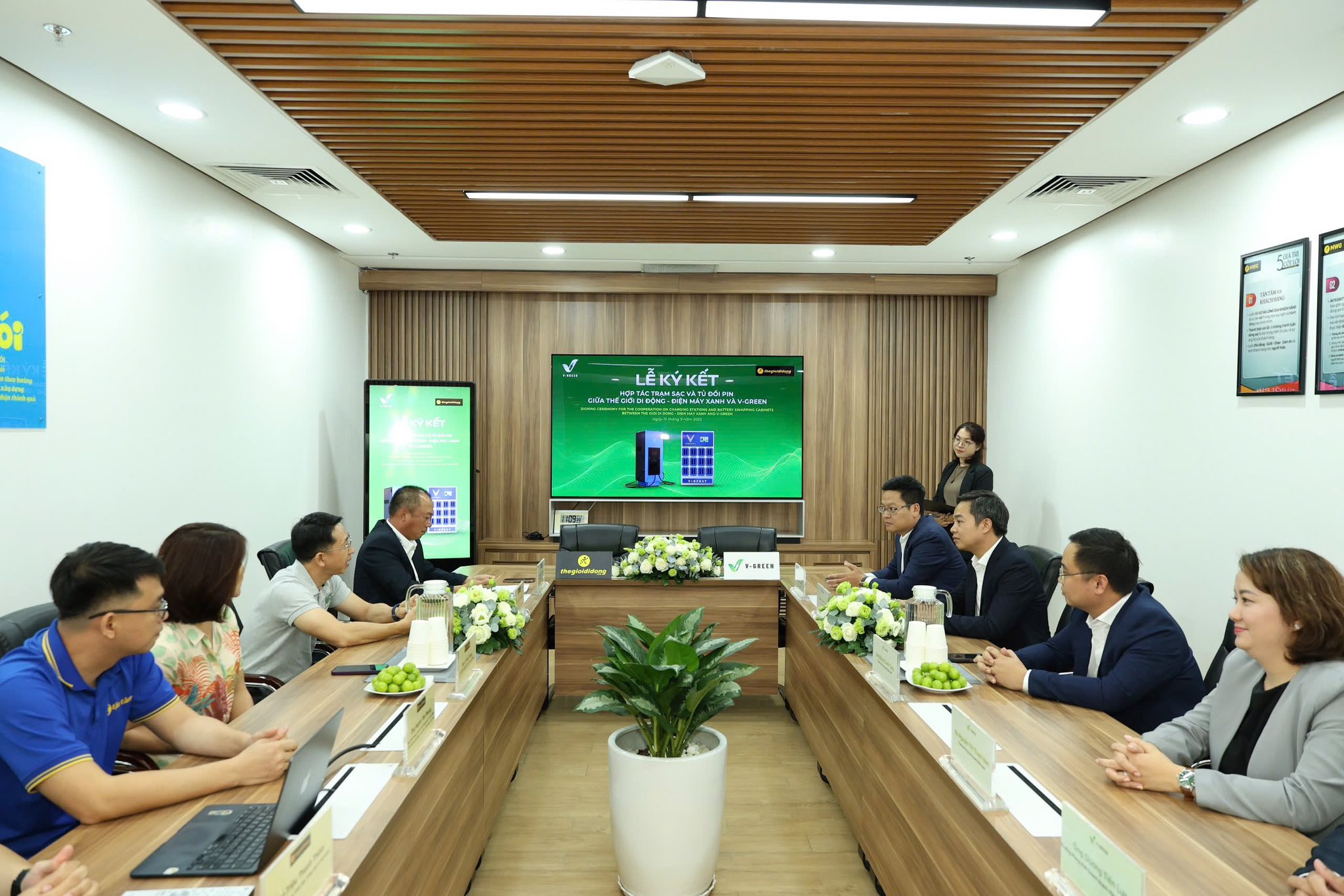 Thế Giới Di Động Và V-Green Thế Giới Di Động Và V-Green