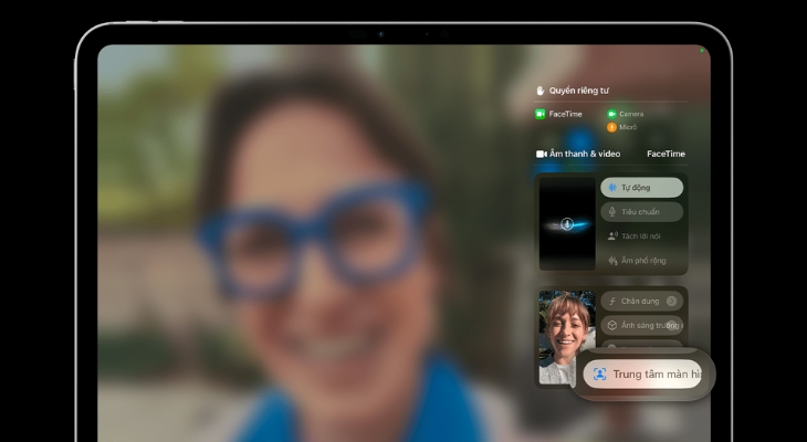 Bạn có thể bật Center Stage trên iPad trong khi đang call video Bạn có thể bật Center Stage trên iPad trong khi đang call video