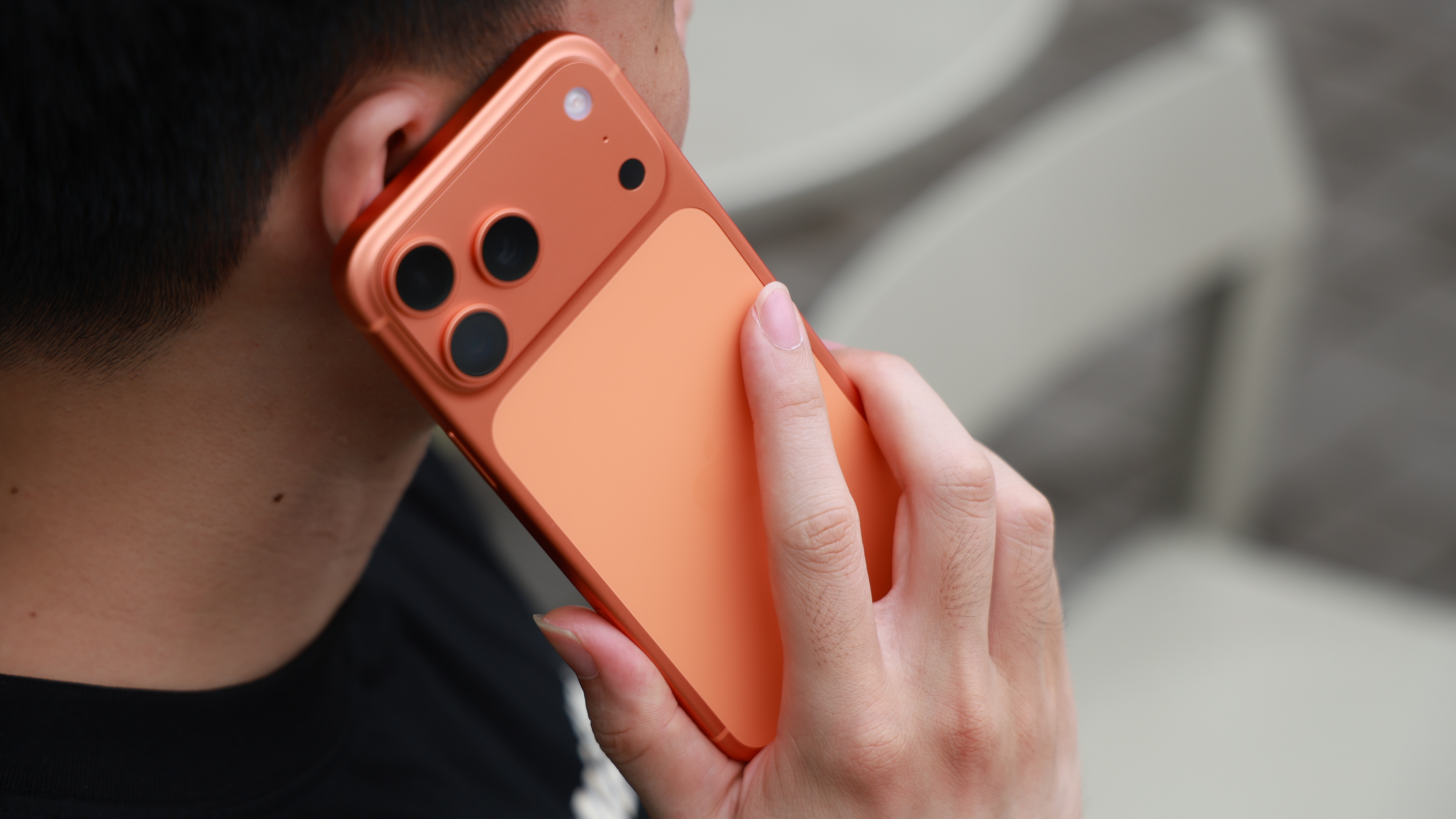 Trên tay iPhone 17 Pro Max màu Cam Vũ Trụ Trên tay iPhone 17 Pro Max màu Cam Vũ Trụ